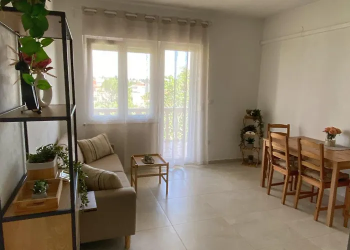 Jozephine Apartment *