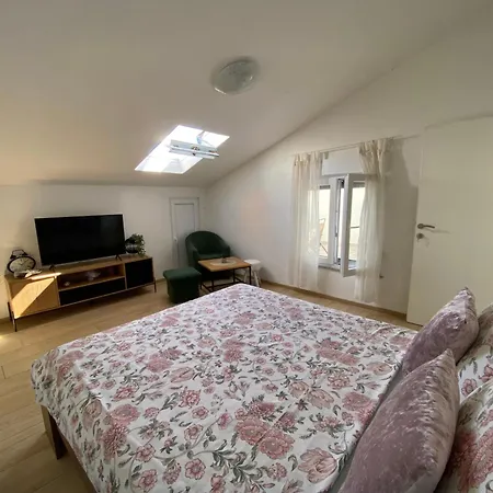 Jozephine Lejlighed Pula